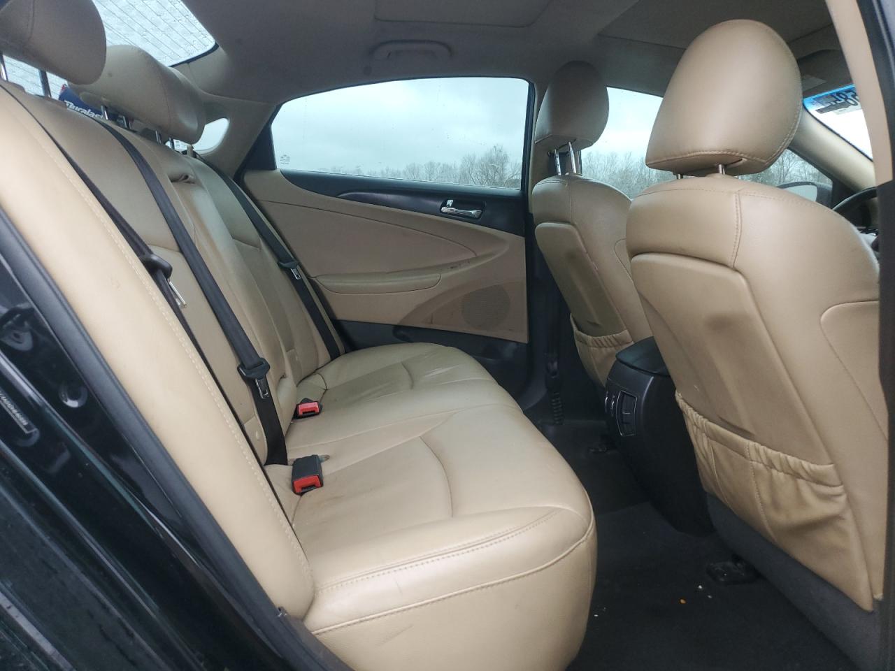 2013 Hyundai Sonata - Image 10