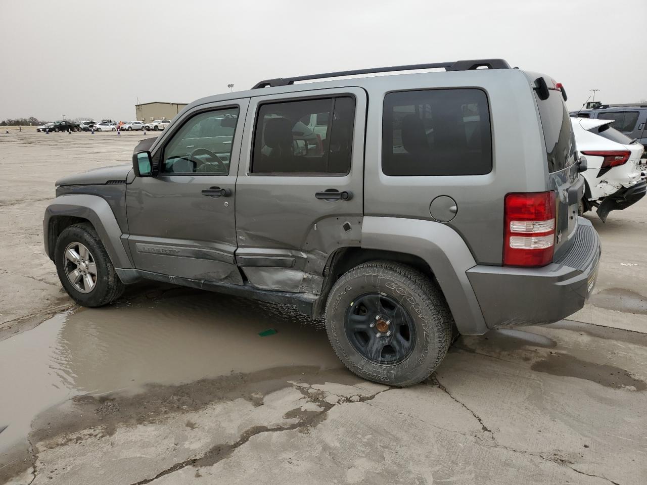 2012 Jeep Liberty (North America) - Image 2