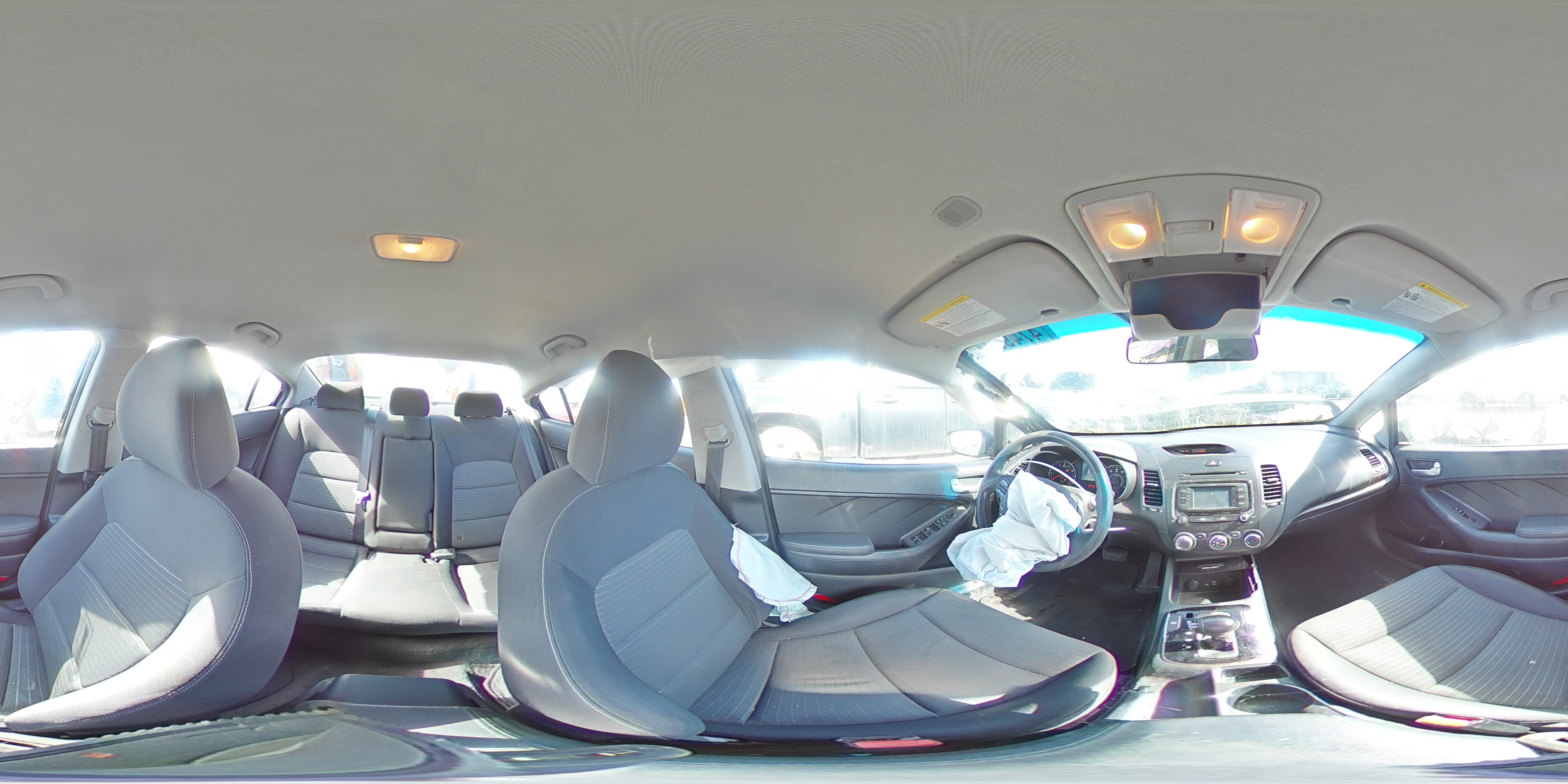 2010 Kia Forte - Image 12