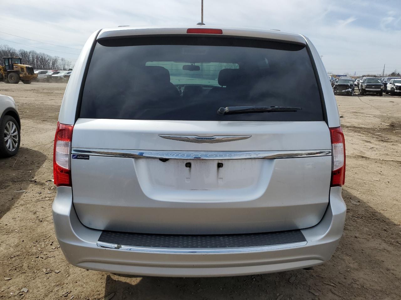 2012 Chrysler Town & Country - Image 6