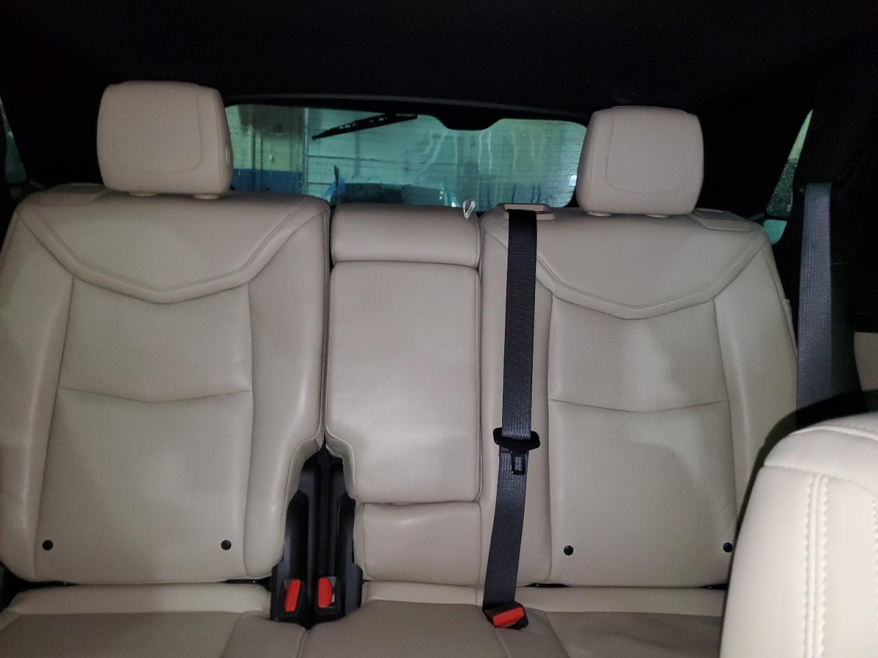2017 Cadillac XT5 - Image 10