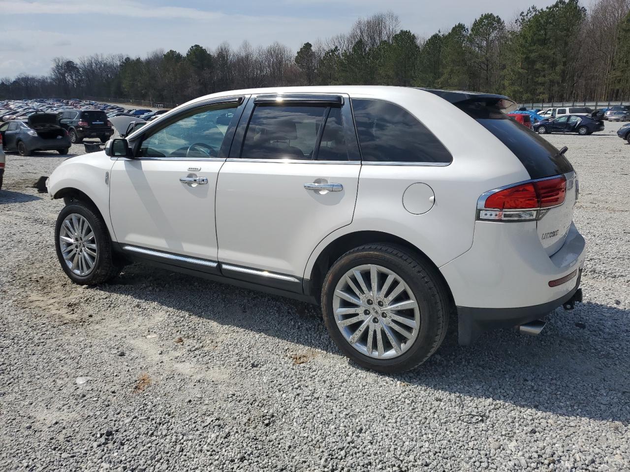2011 Lincoln MKX - Image 2