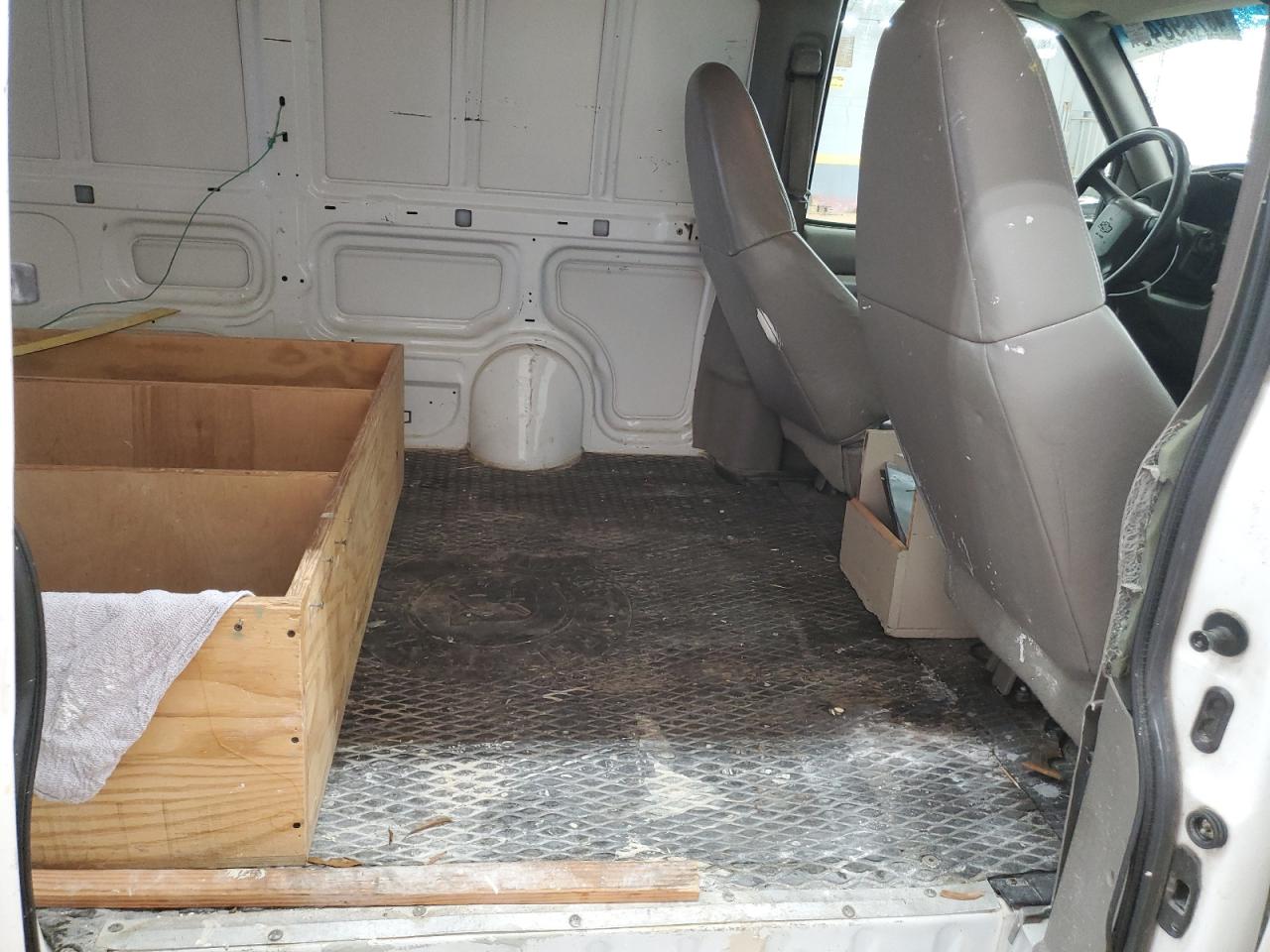 2005 Chevrolet Astro - Image 11