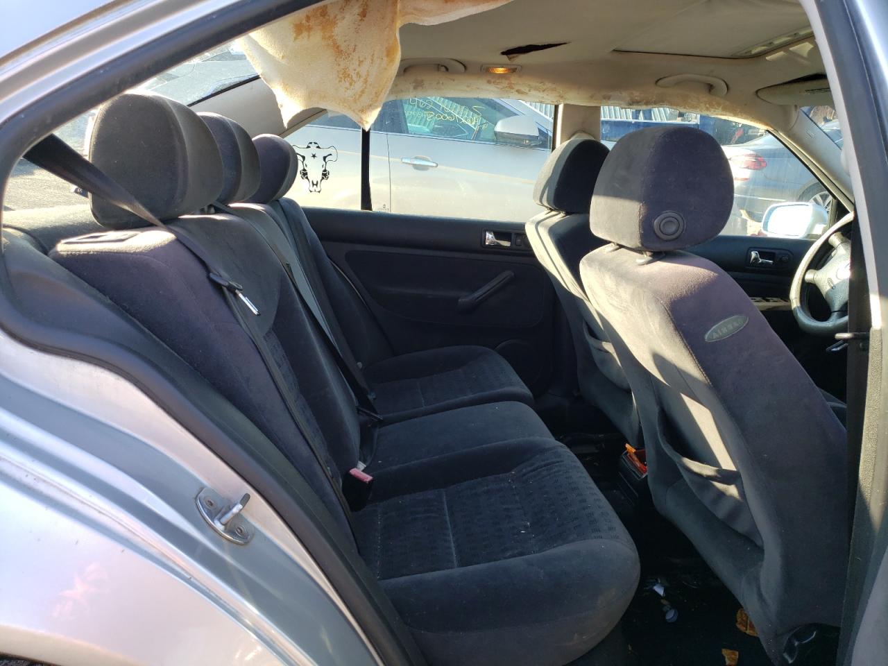 2002 Volkswagen Jetta - Image 11