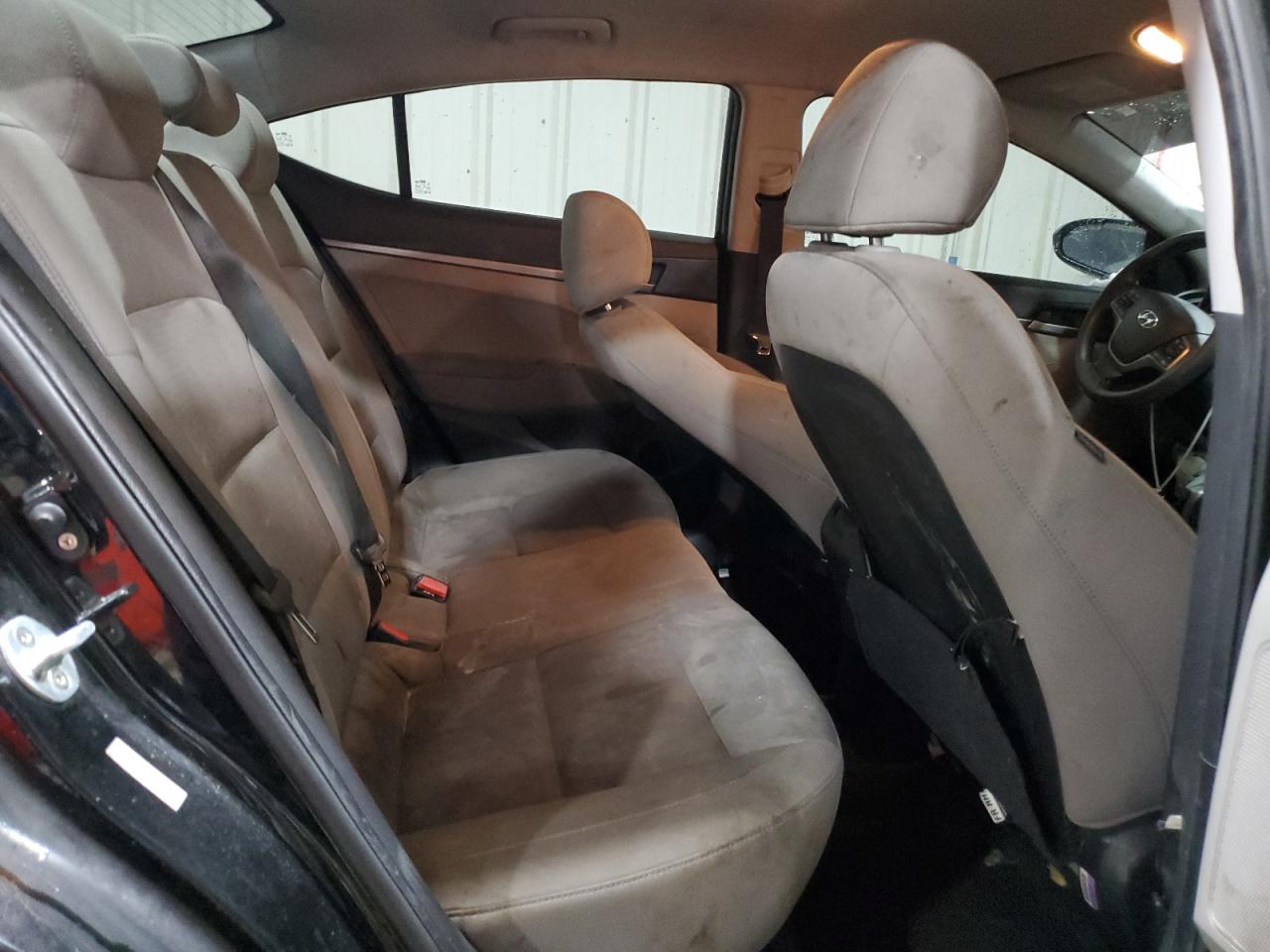 2018 Hyundai Elantra - Image 11