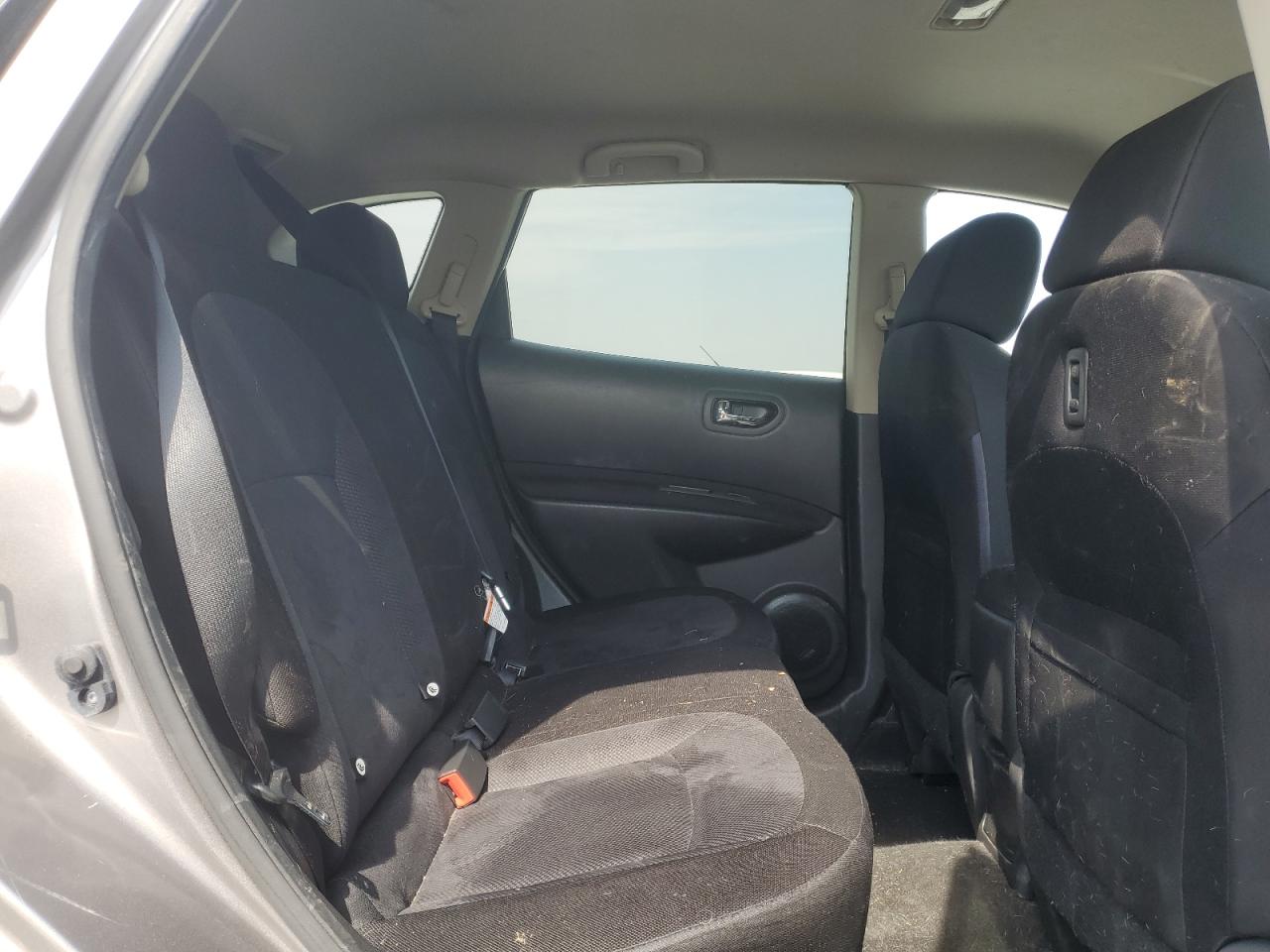 2015 Nissan Rogue - Image 10