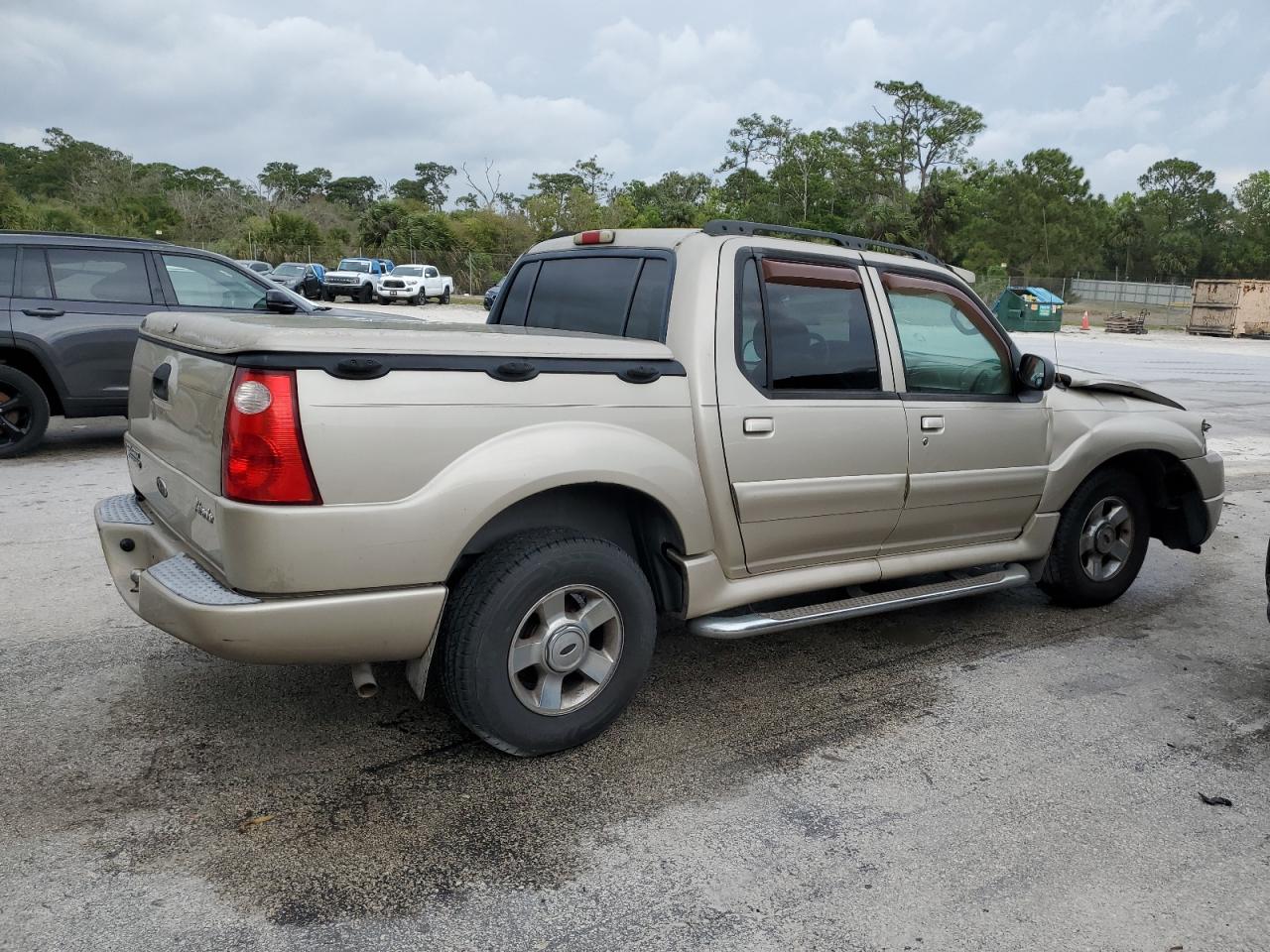 2004 Ford Explorer - Image 3