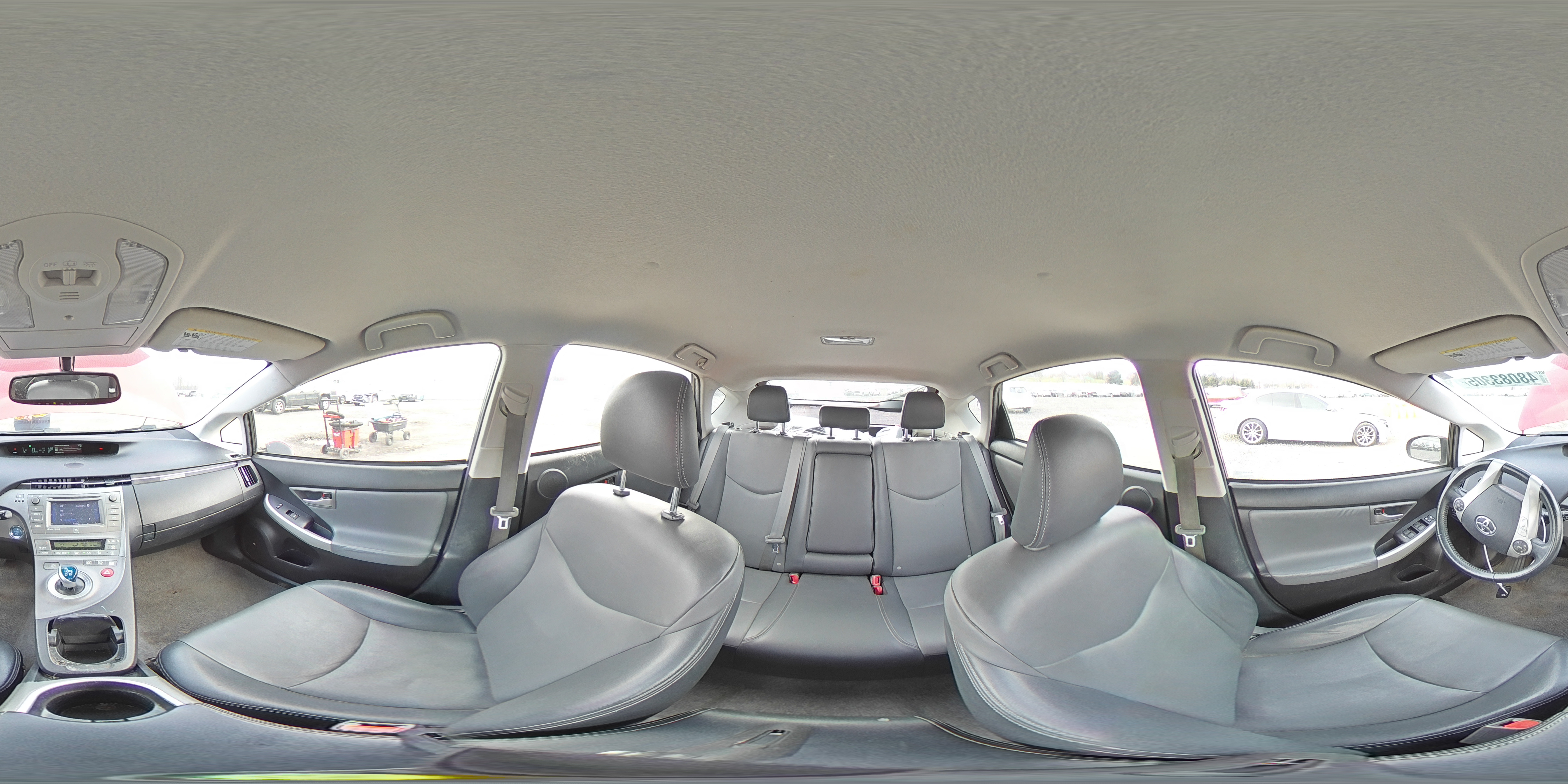 2014 Toyota Prius - Image 13