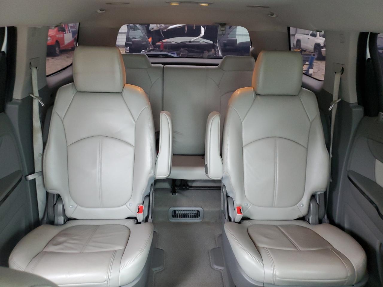 2016 GMC Acadia - Image 10