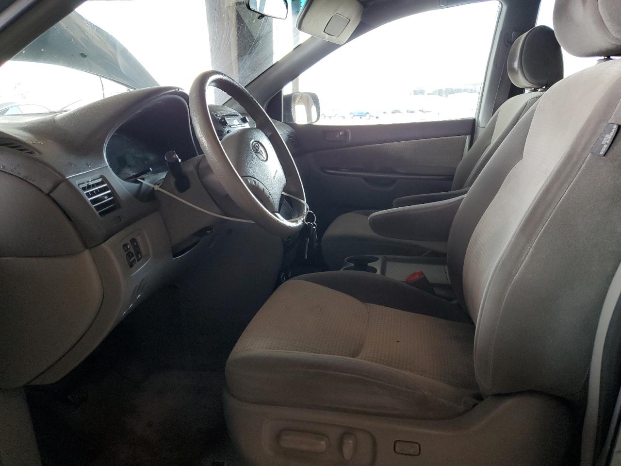 2008 Toyota Sienna - Image 7