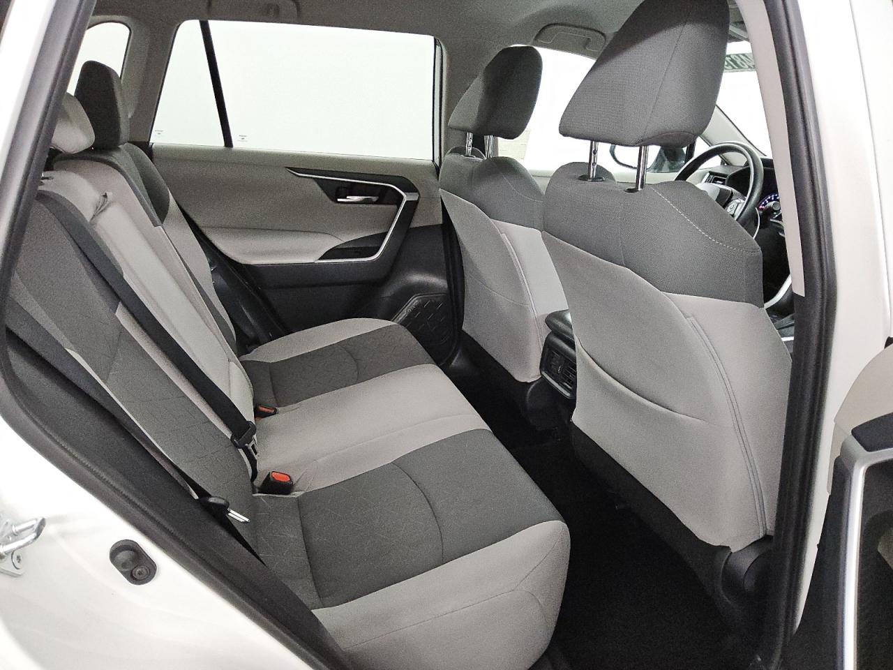2021 Toyota RAV 4 - Image 11