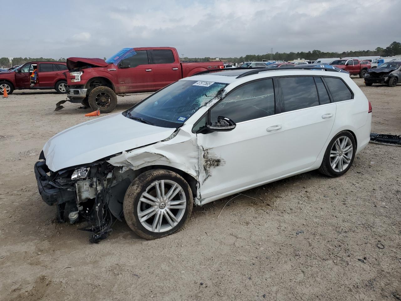 2015 Volkswagen Golf - Image 1