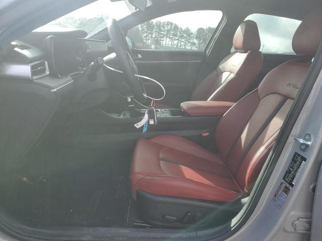  KIA K5 2023 Серый