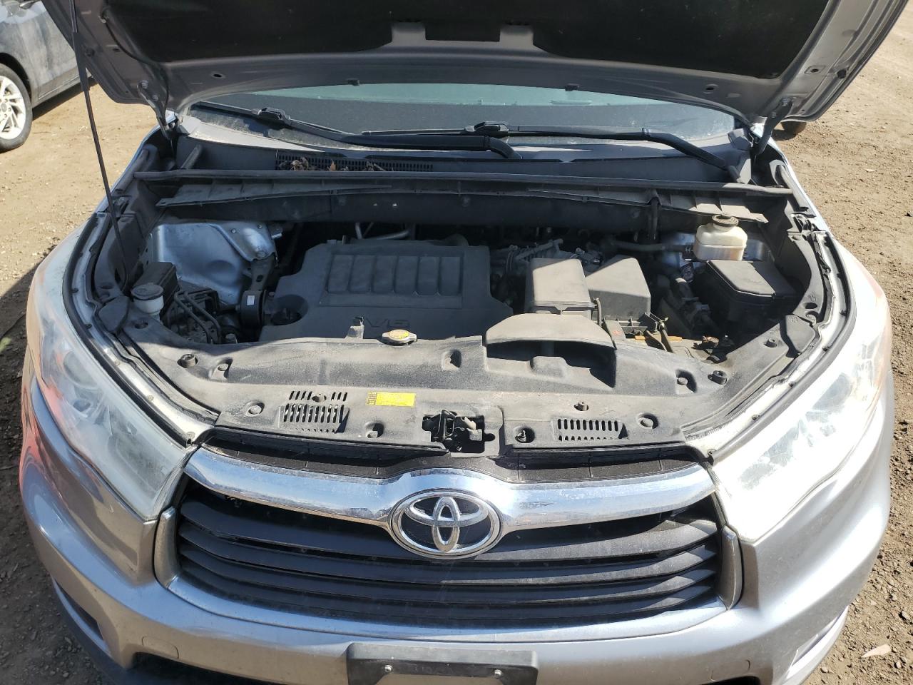 2014 Toyota Highlander - Image 12