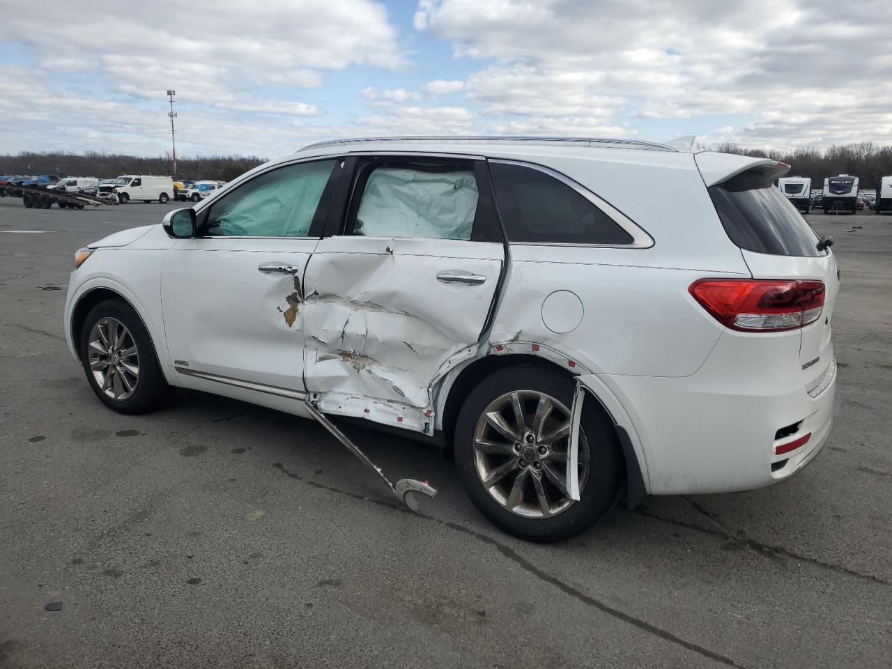 2018 Kia Sorento - Image 2