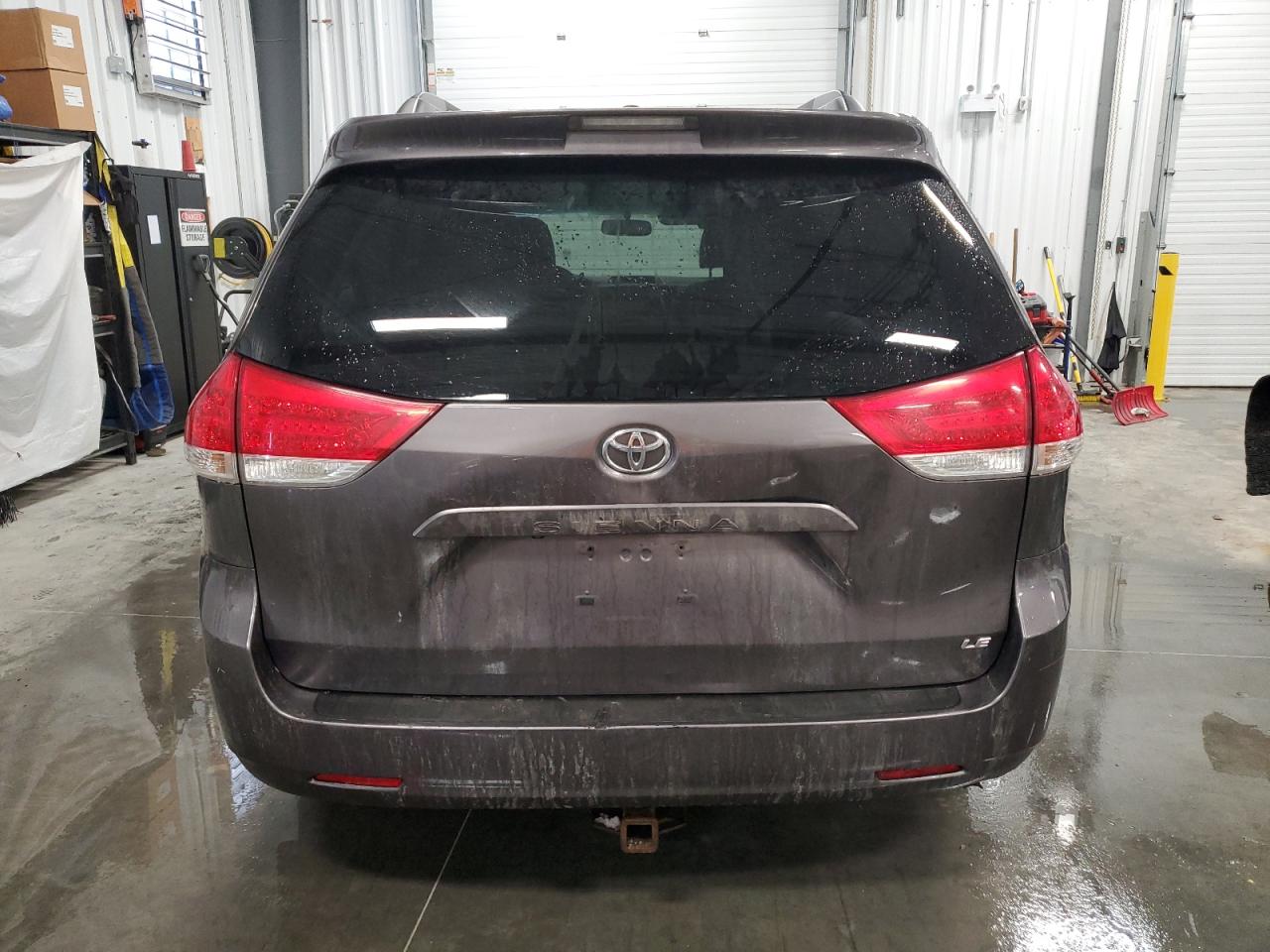 2012 Toyota Sienna - Image 6
