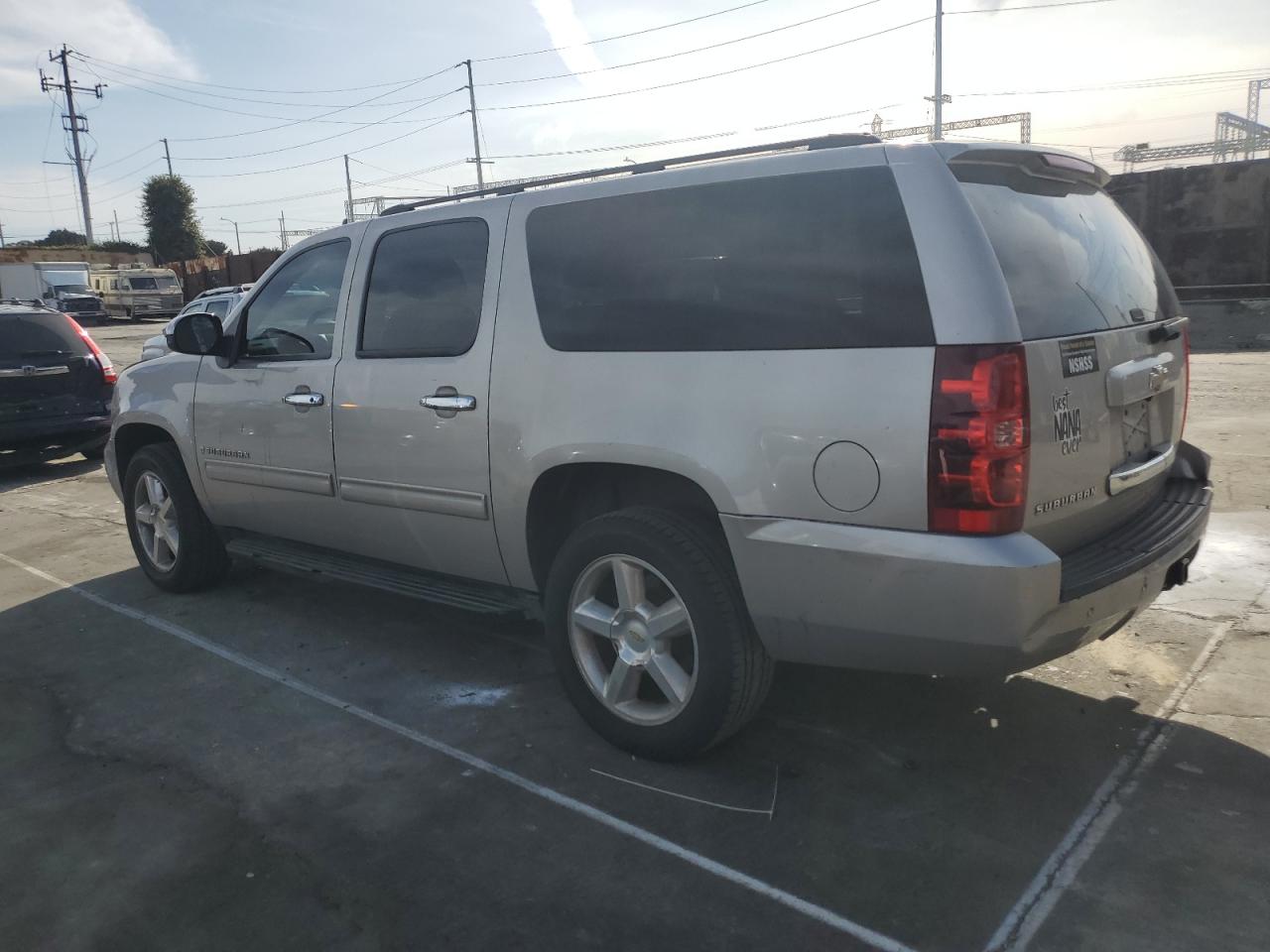 2009 Chevrolet Suburban - Image 2