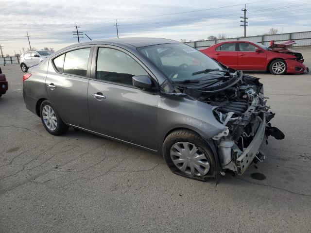 NISSAN VERSA 2018 Szary