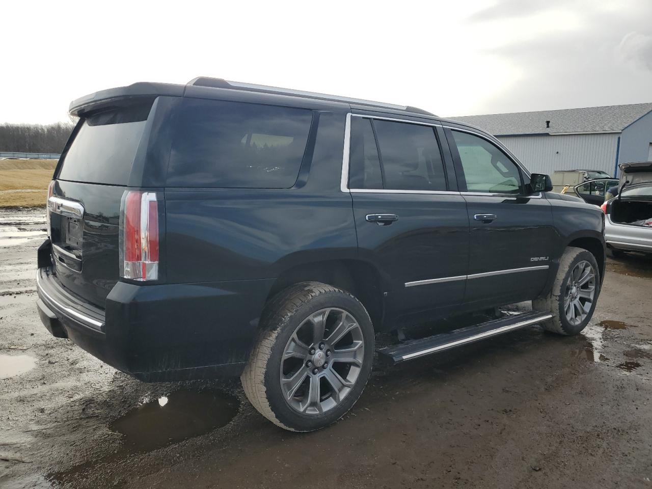 2015 GMC Yukon - Image 3