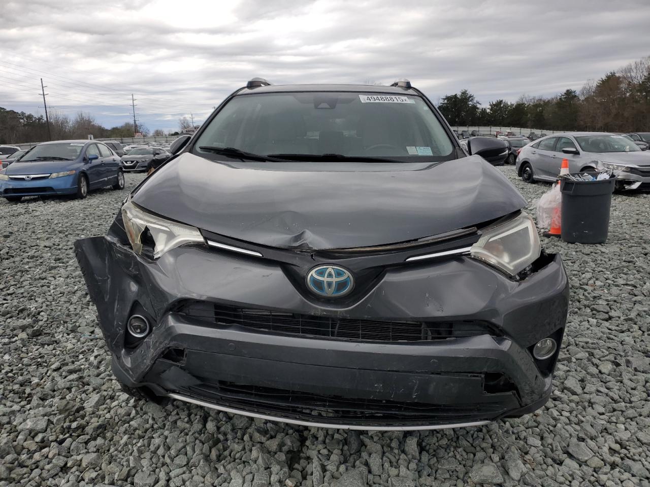 2017 Toyota RAV 4 - Image 5