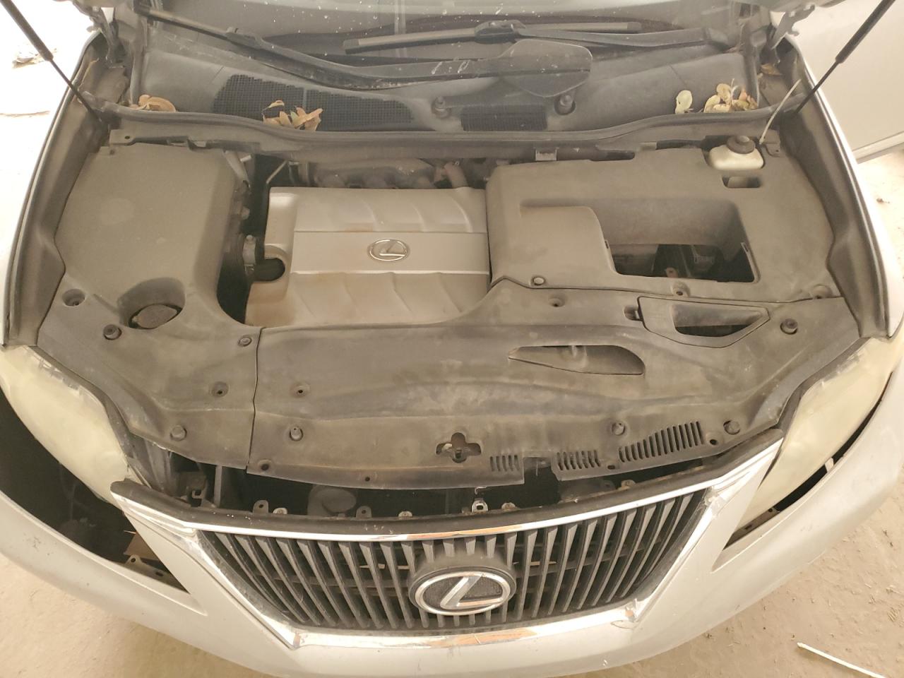 2010 Lexus RX - Image 13