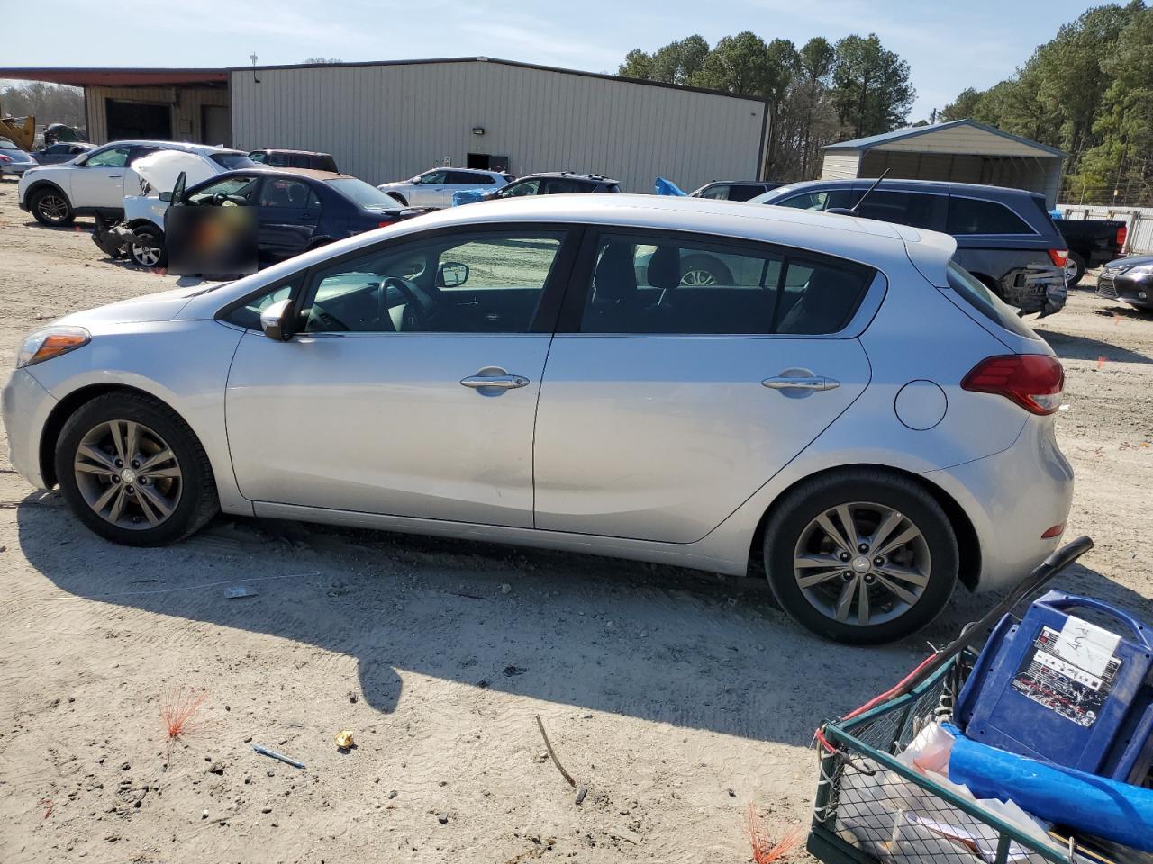 2016 Kia Forte - Image 2