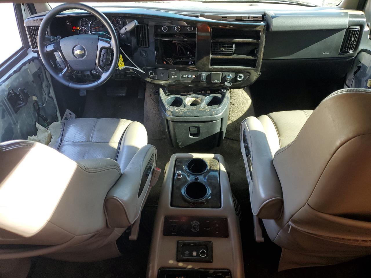 2015 Chevrolet Express - Image 8