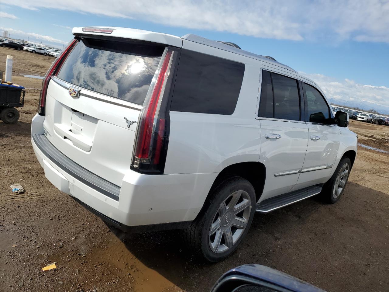 2018 Cadillac Escalade - Image 3