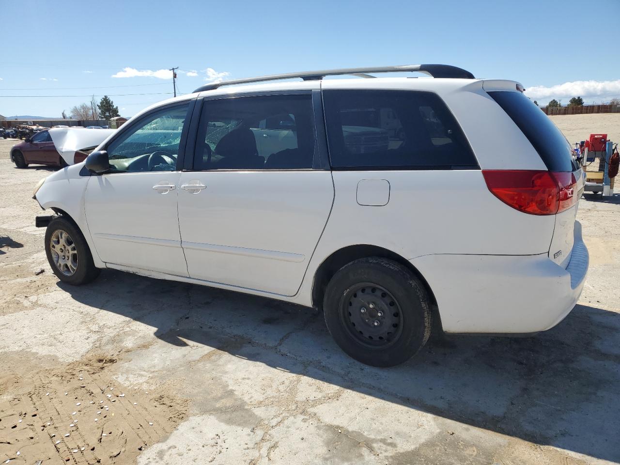 2006 Toyota Sienna - Image 2