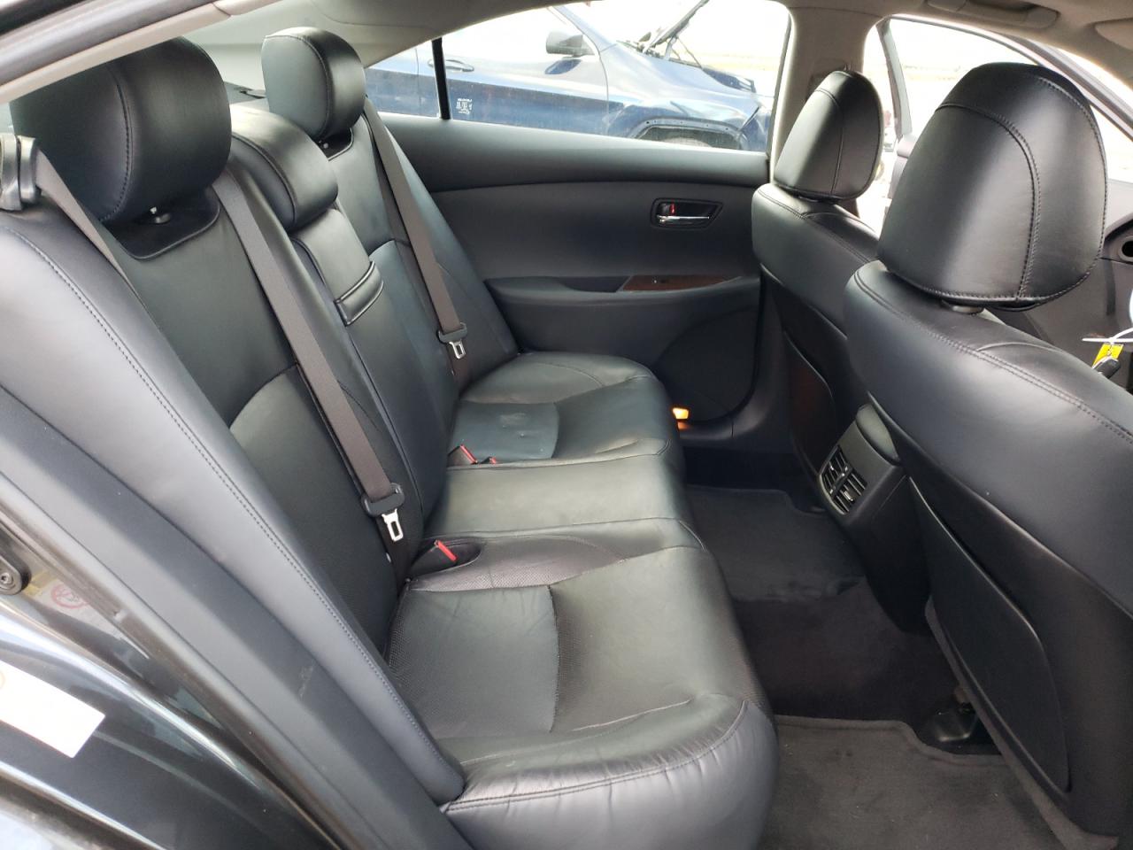 2011 Lexus ES - Image 10