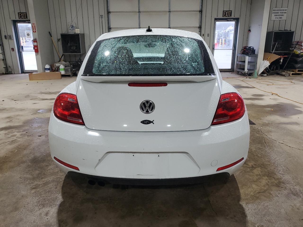 2015 Volkswagen Beetle - Image 6