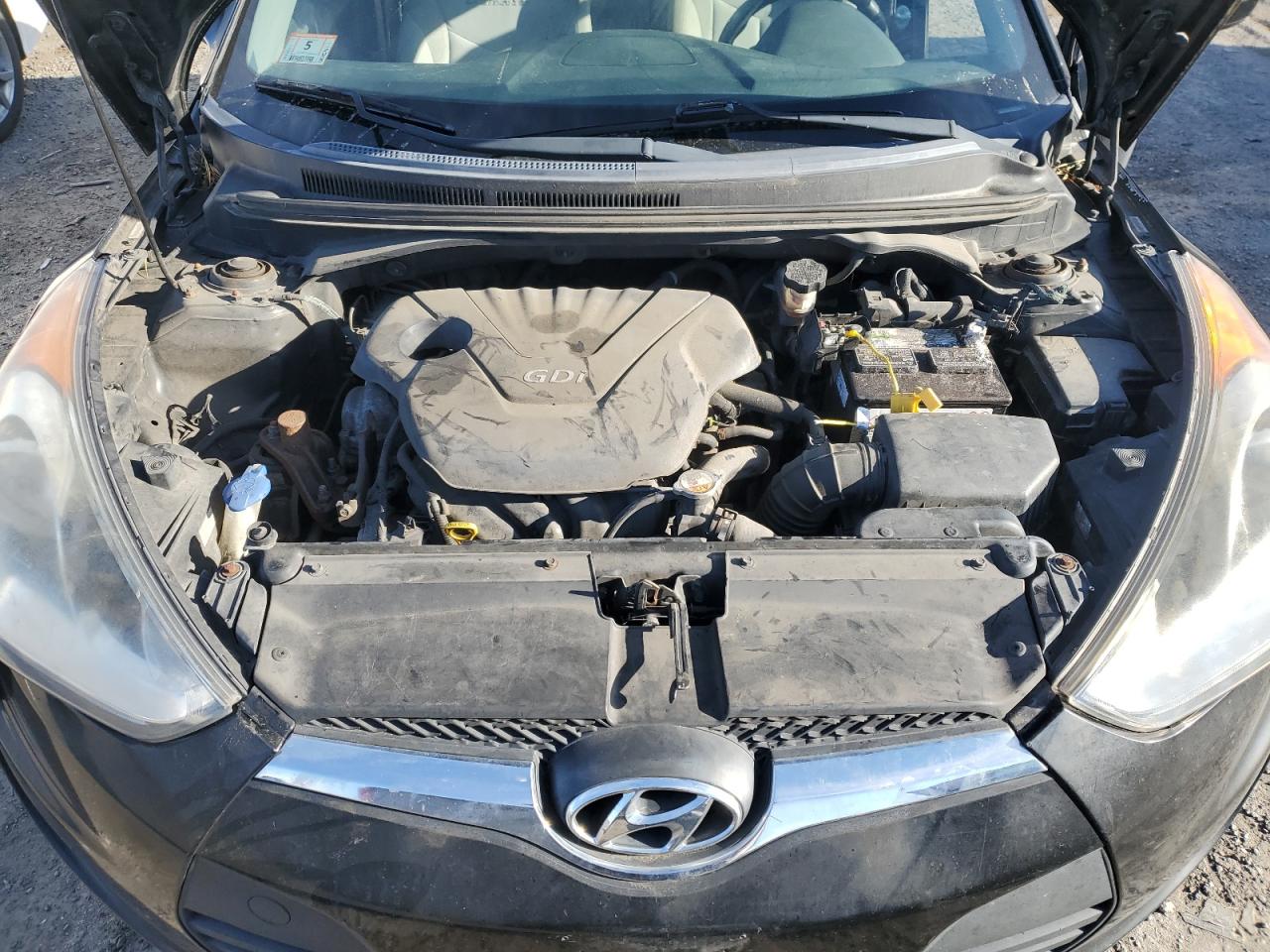 2012 Hyundai Veloster - Image 12