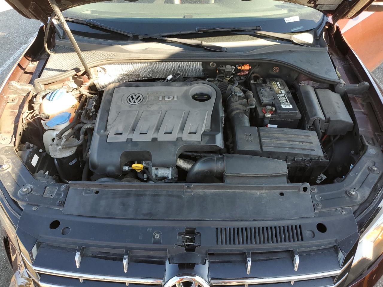 2014 Volkswagen Passat - Image 11