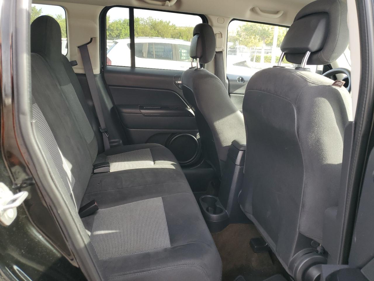 2016 Jeep Liberty (Patriot) - Image 11