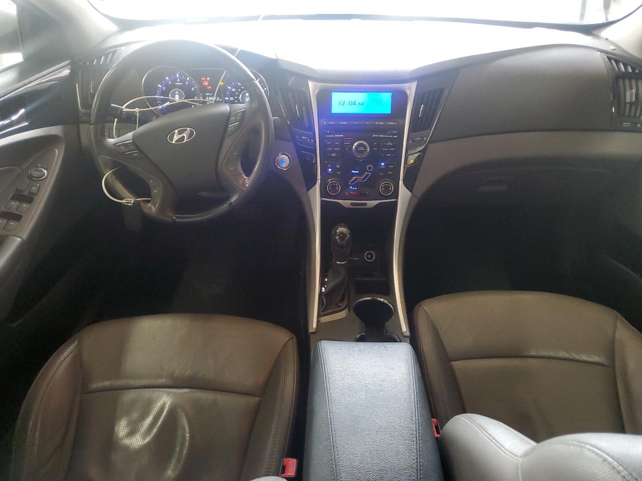 2011 Hyundai Sonata - Image 8