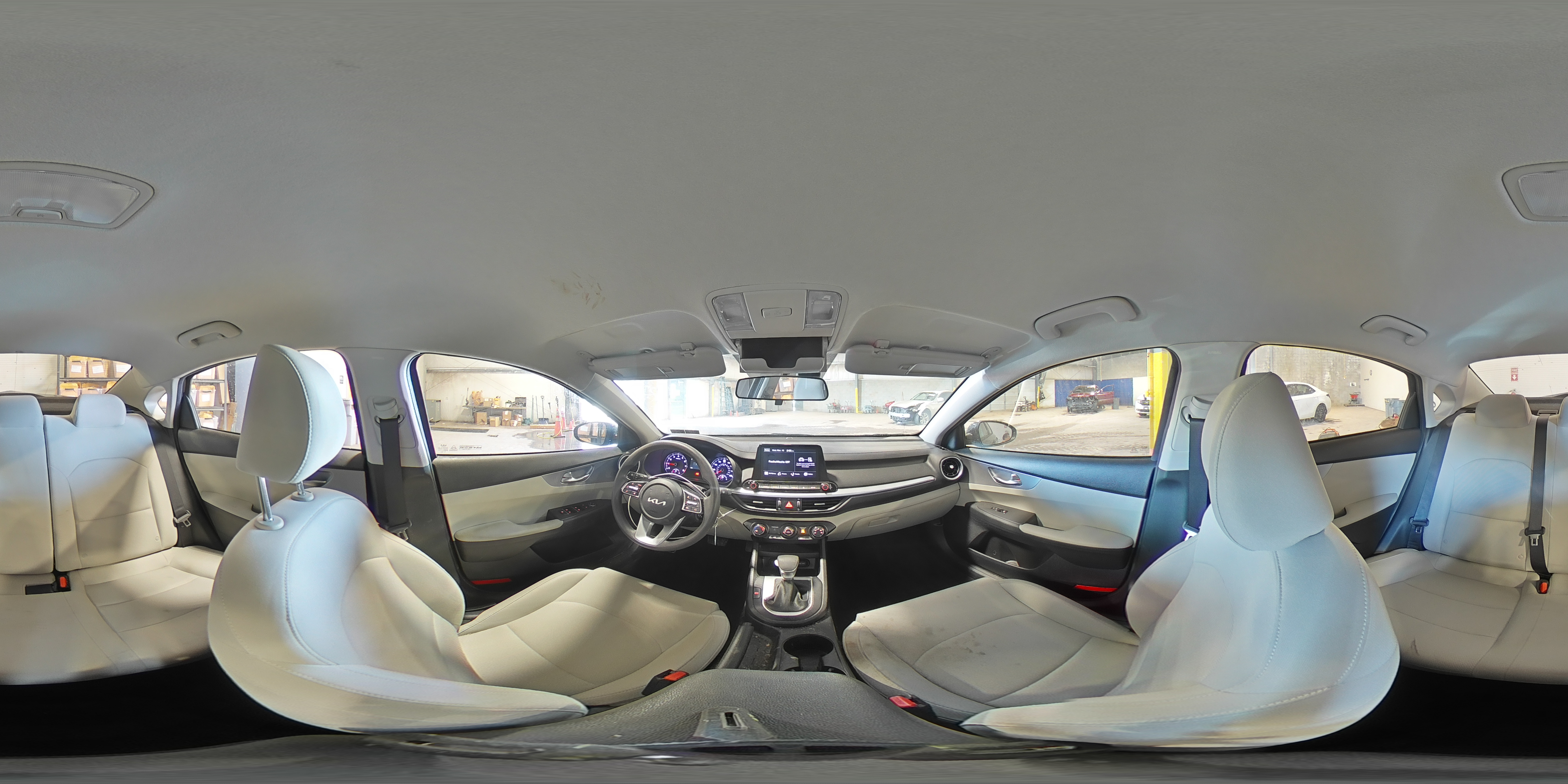 2022 Kia Forte - Image 15