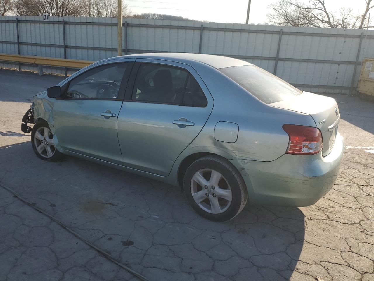 2009 Toyota Yaris - Image 2