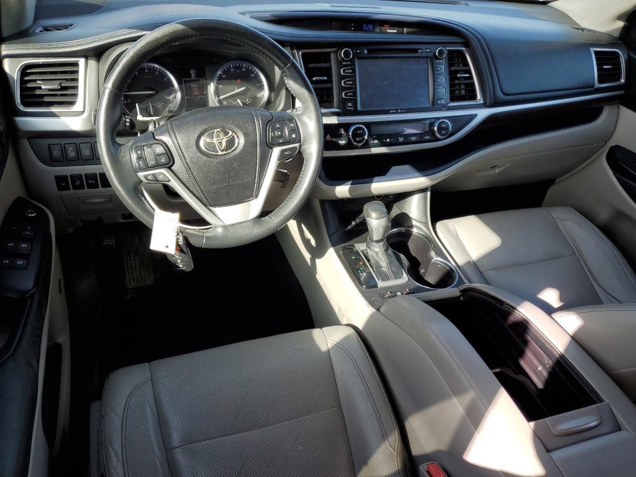 2014 Toyota Highlander - Image 8