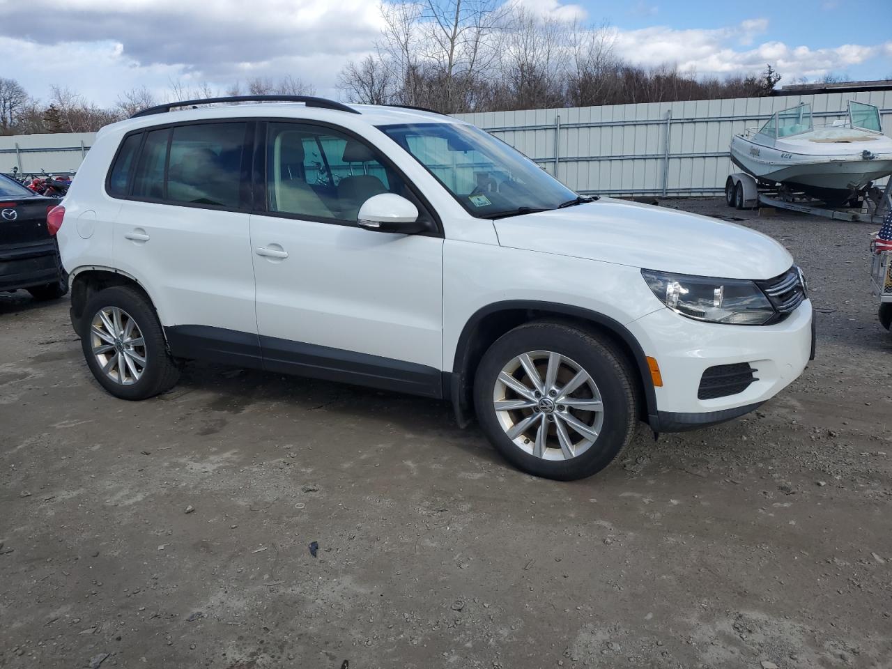 2015 Volkswagen Tiguan - Image 4