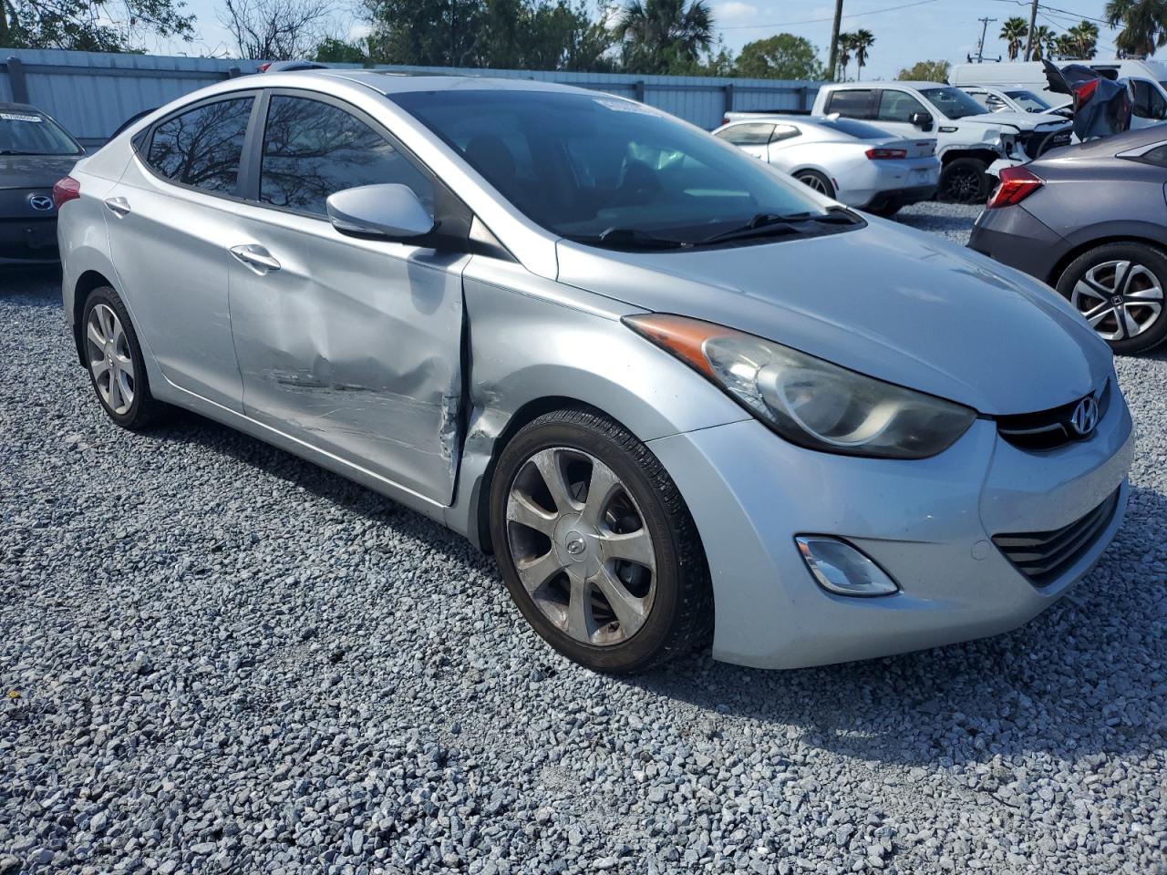 2013 Hyundai Elantra - Image 4