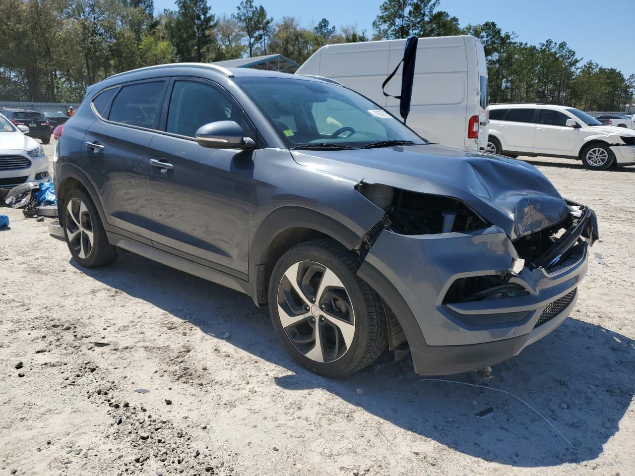2017 Hyundai Tucson - Image 4