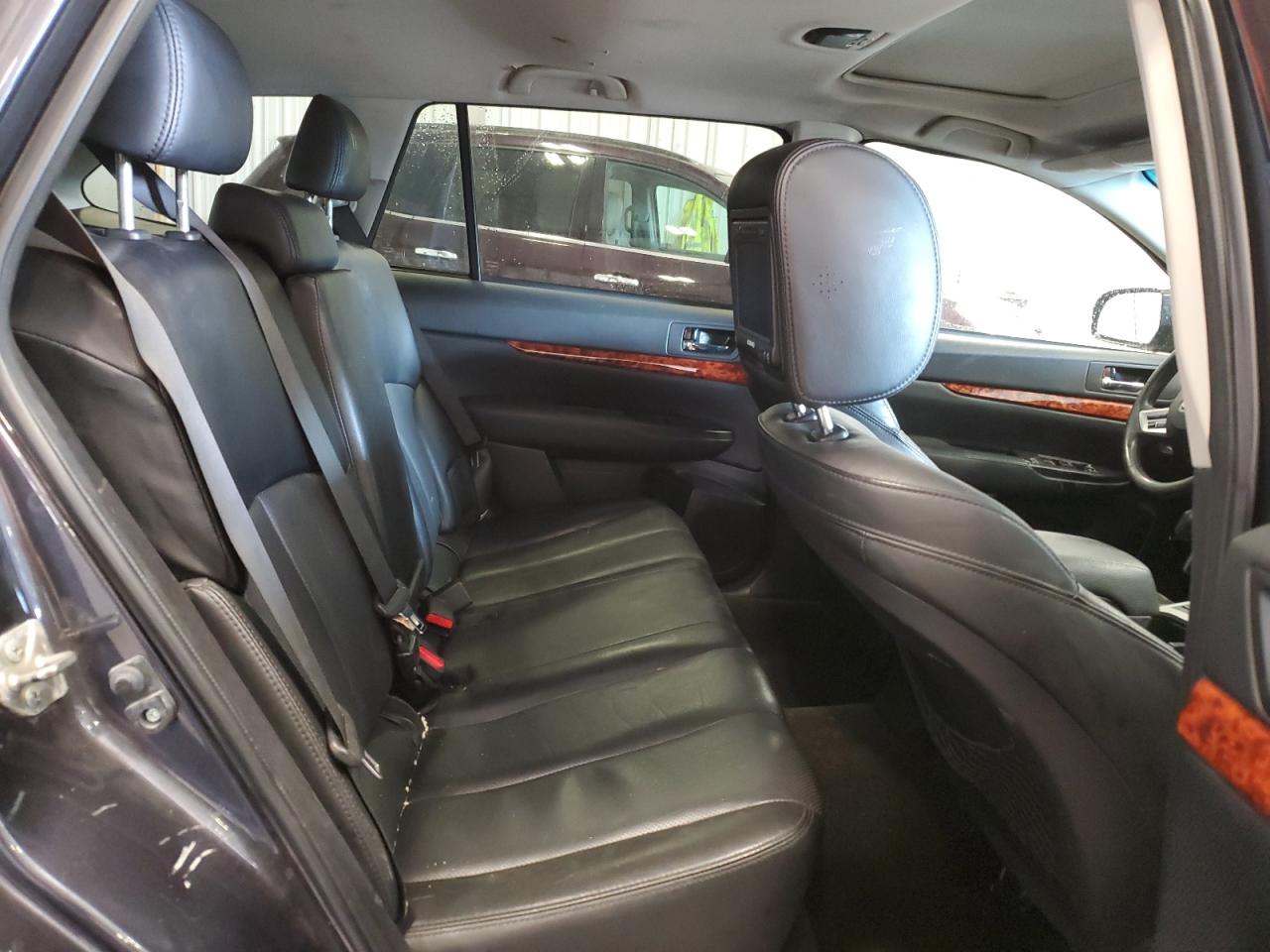 2012 Subaru Outback - Image 11