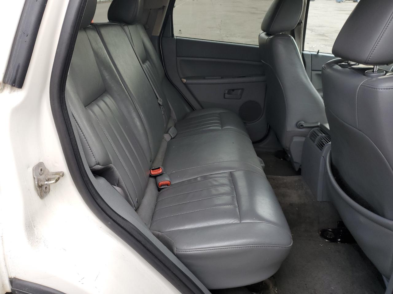 2007 Jeep Grand Cherokee - Image 11