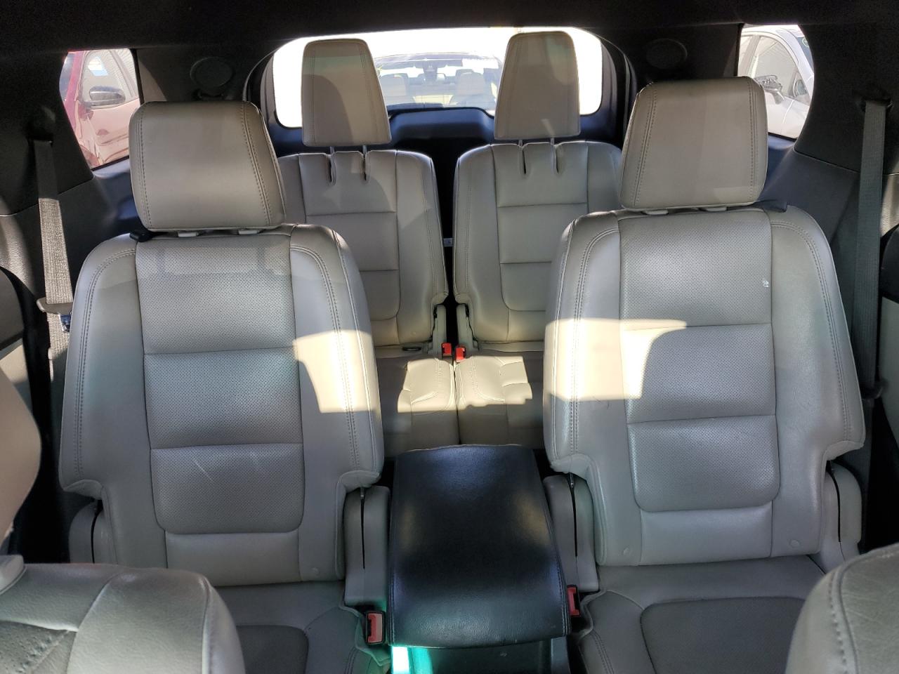 2011 Ford Explorer - Image 10