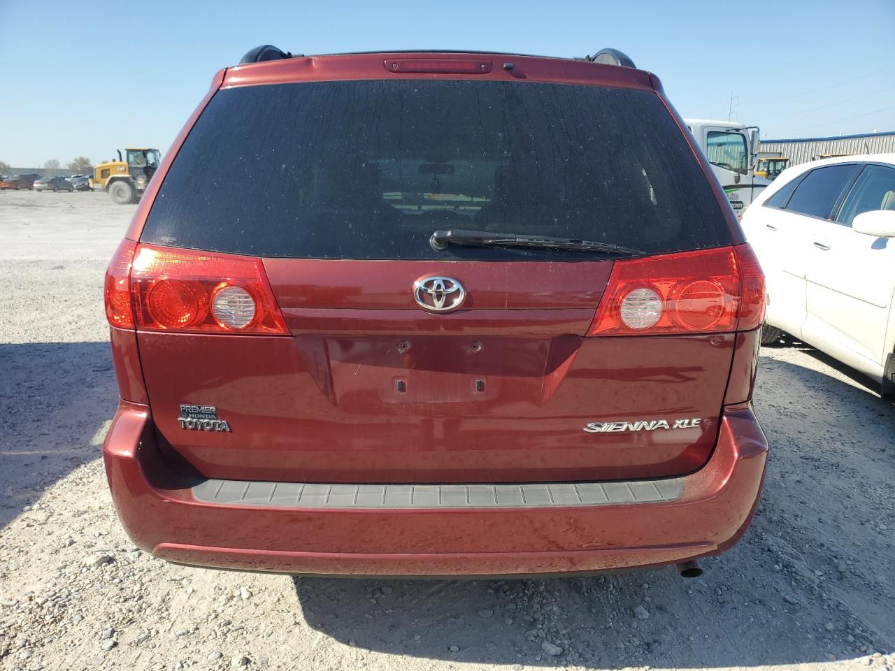 2010 Toyota Sienna - Image 6