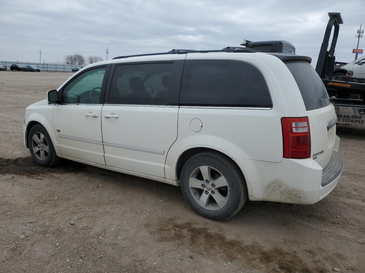 2009 Dodge Caravan - Image 2