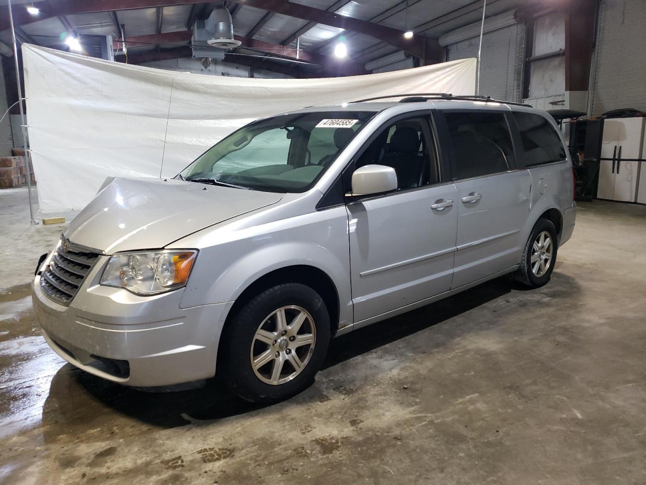 2008 Chrysler Town & Country - Image 1