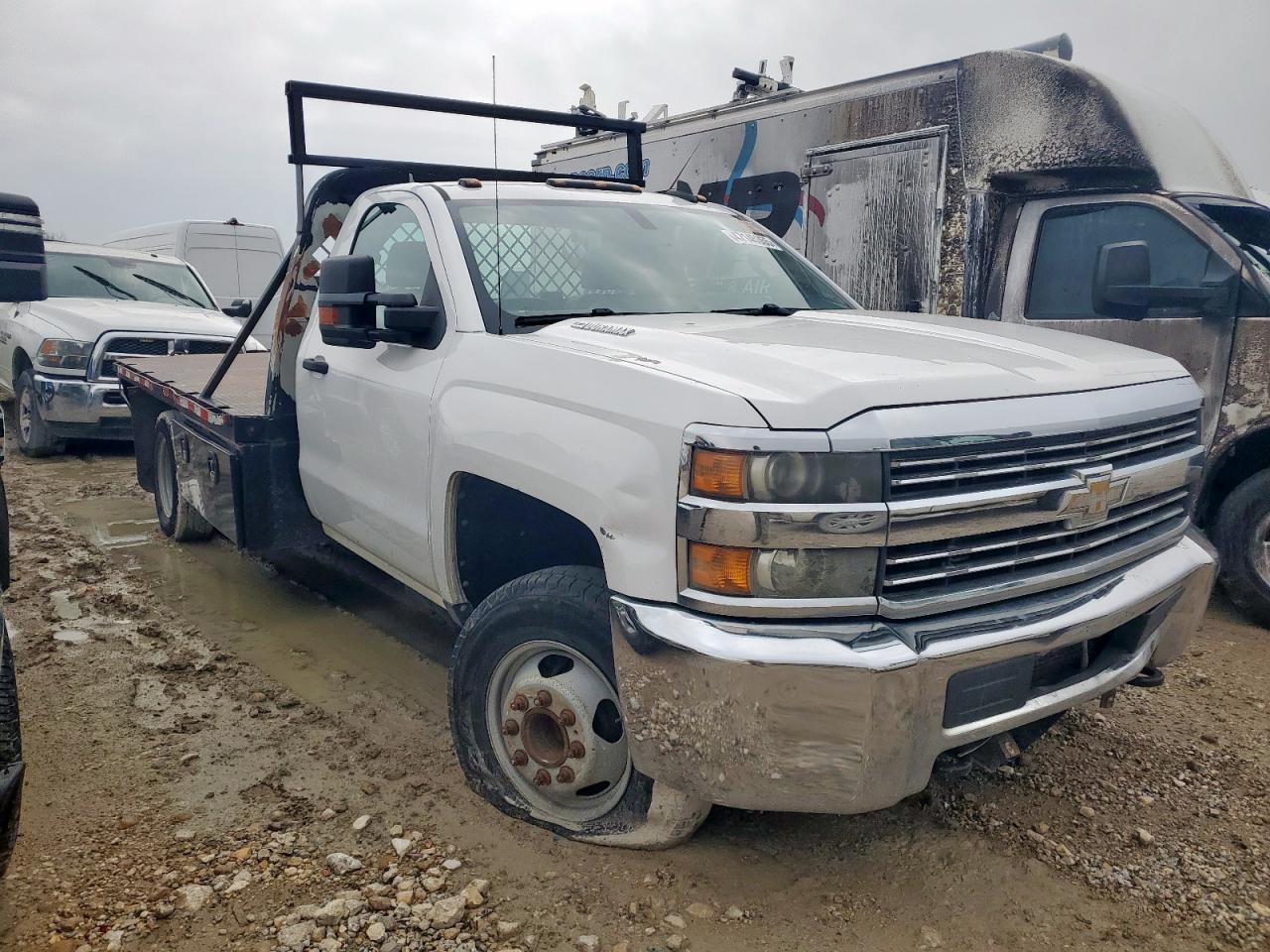 2015 Chevrolet Silverado - Image 4