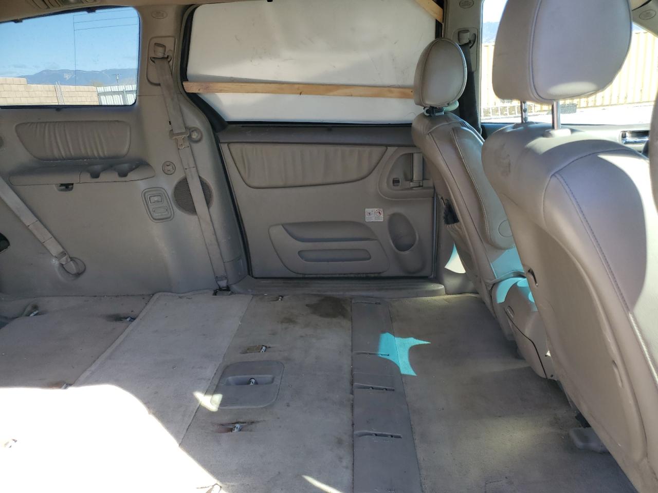2005 Toyota Sienna - Image 11