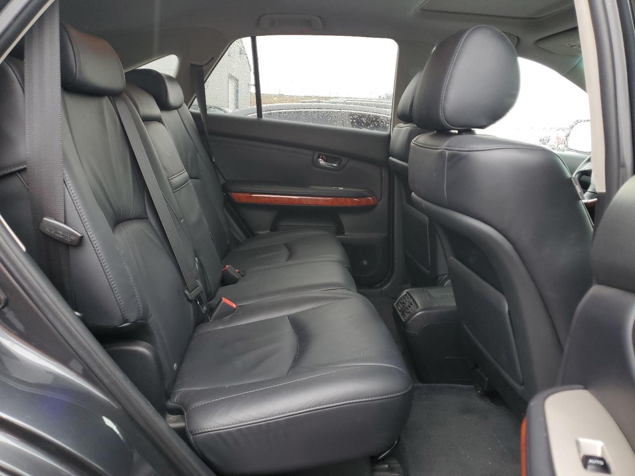 2005 Lexus RX - Image 11